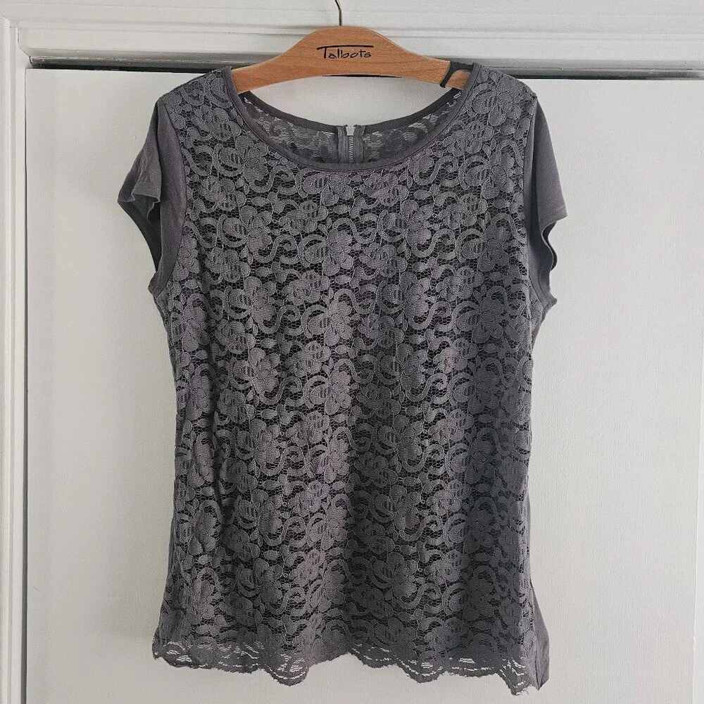 New York & Company Gray Short Sleeve Lace Overlay Zip-up Large Shirt - Picture 2 of 7